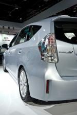 Toyota Prius V 2011 года